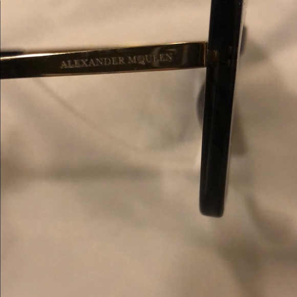 BRAND NEW Alexander McQueen Sunglasses - Picture 7 of 9